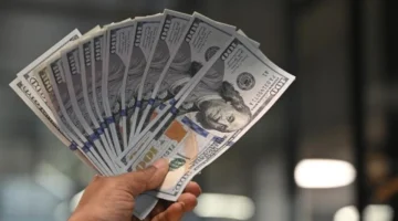 تحسن طفيف في تداول الدولار يعزز استقرار الأسعار